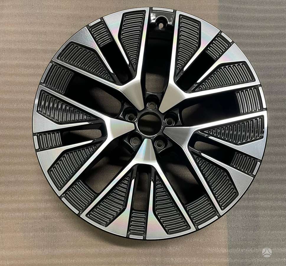 Audi 4KE601025AE E tron, light alloy, R21