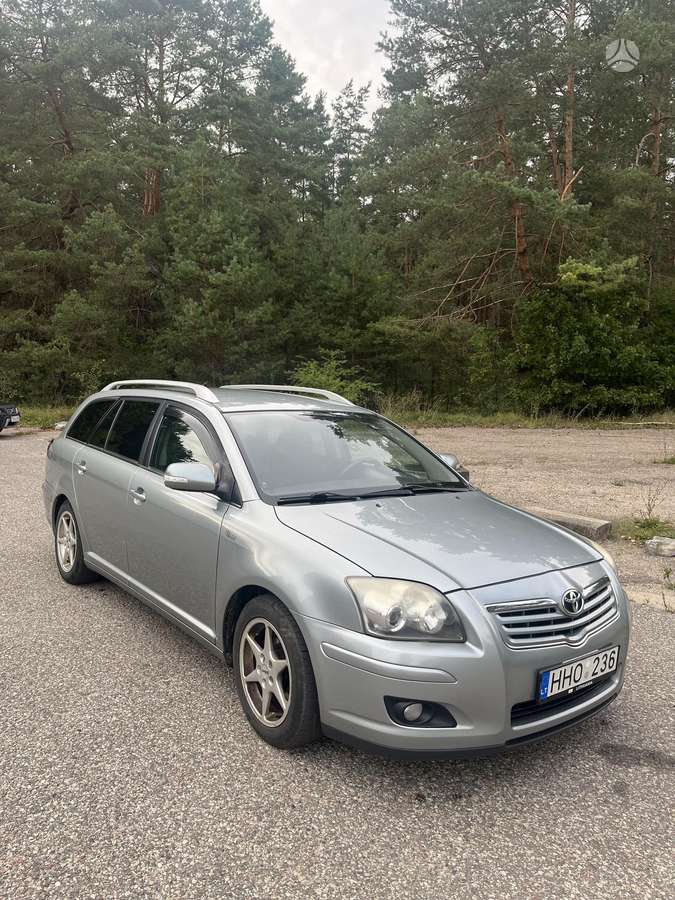 Toyota Avensis - 1