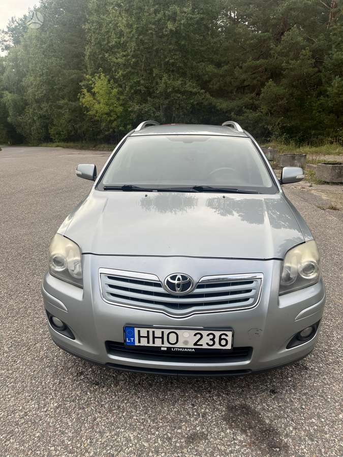 Toyota Avensis - 2
