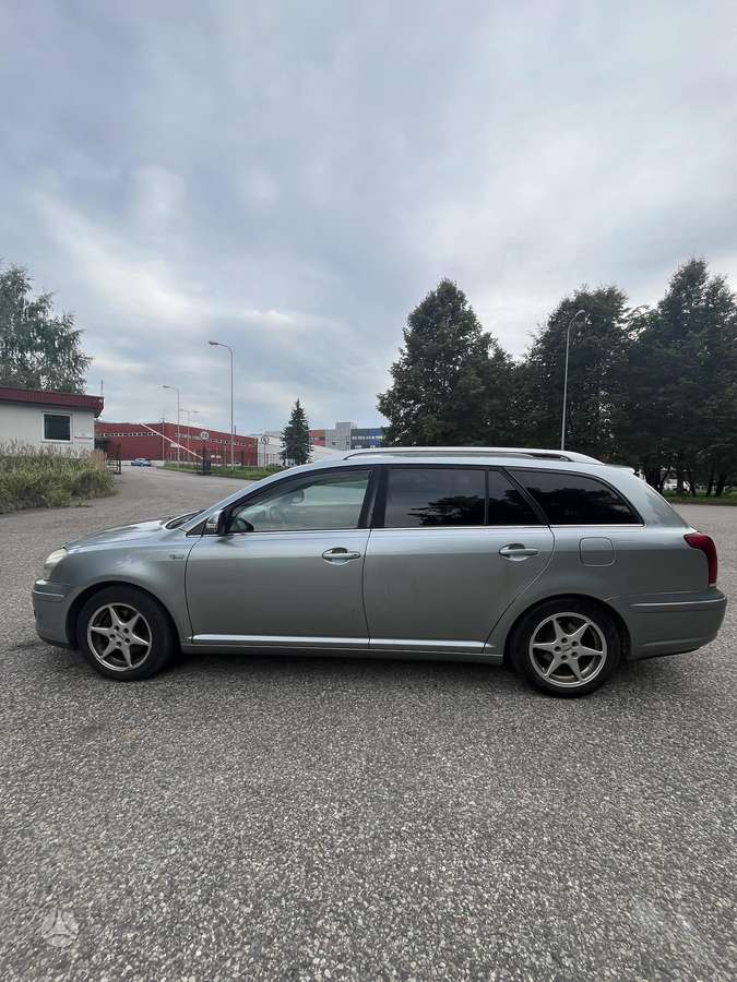 Toyota Avensis - 4