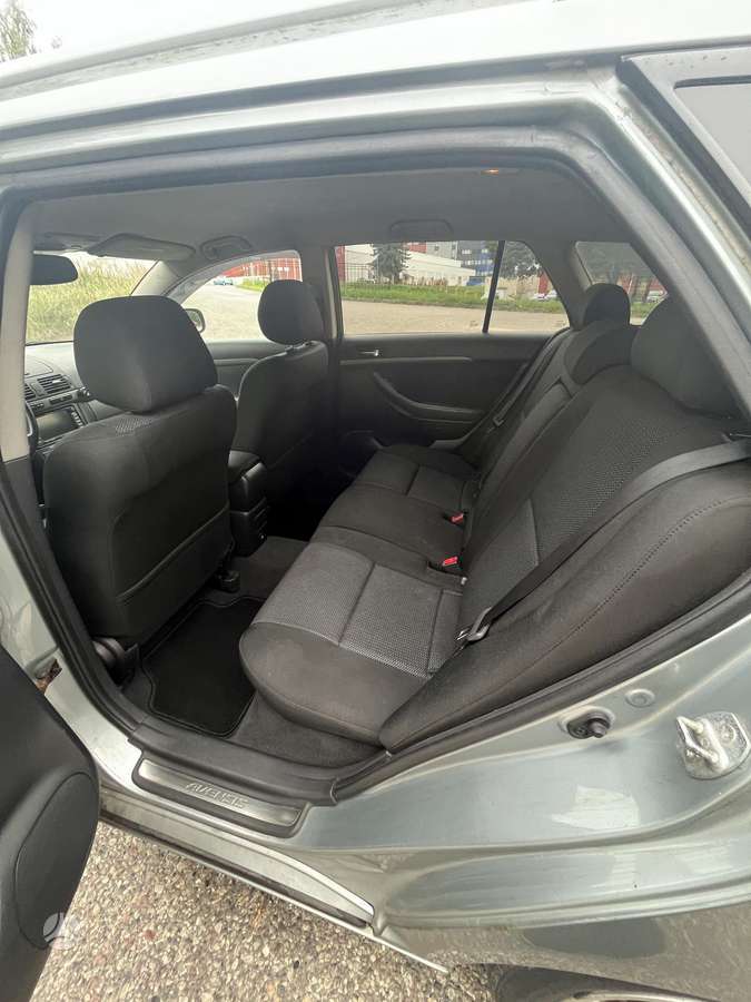 Toyota Avensis - 11