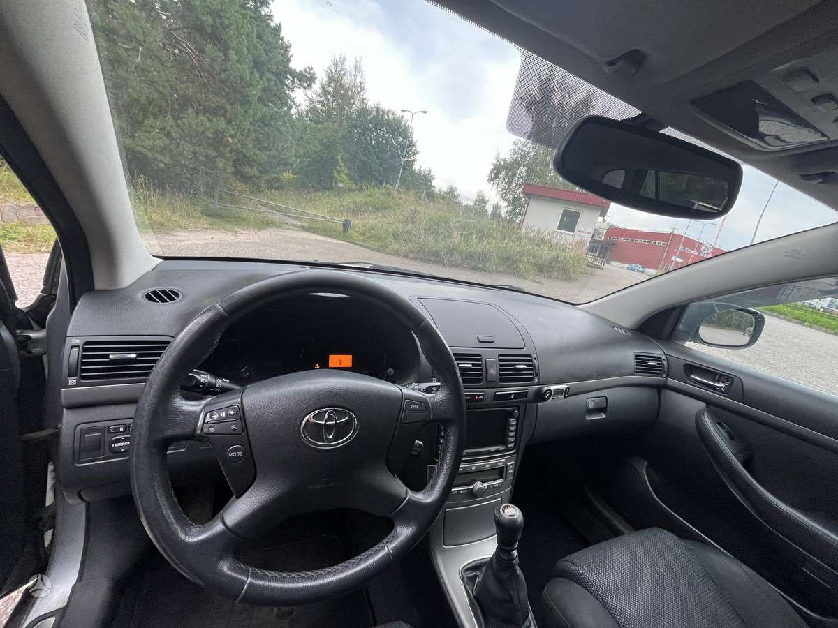 Toyota Avensis - 12