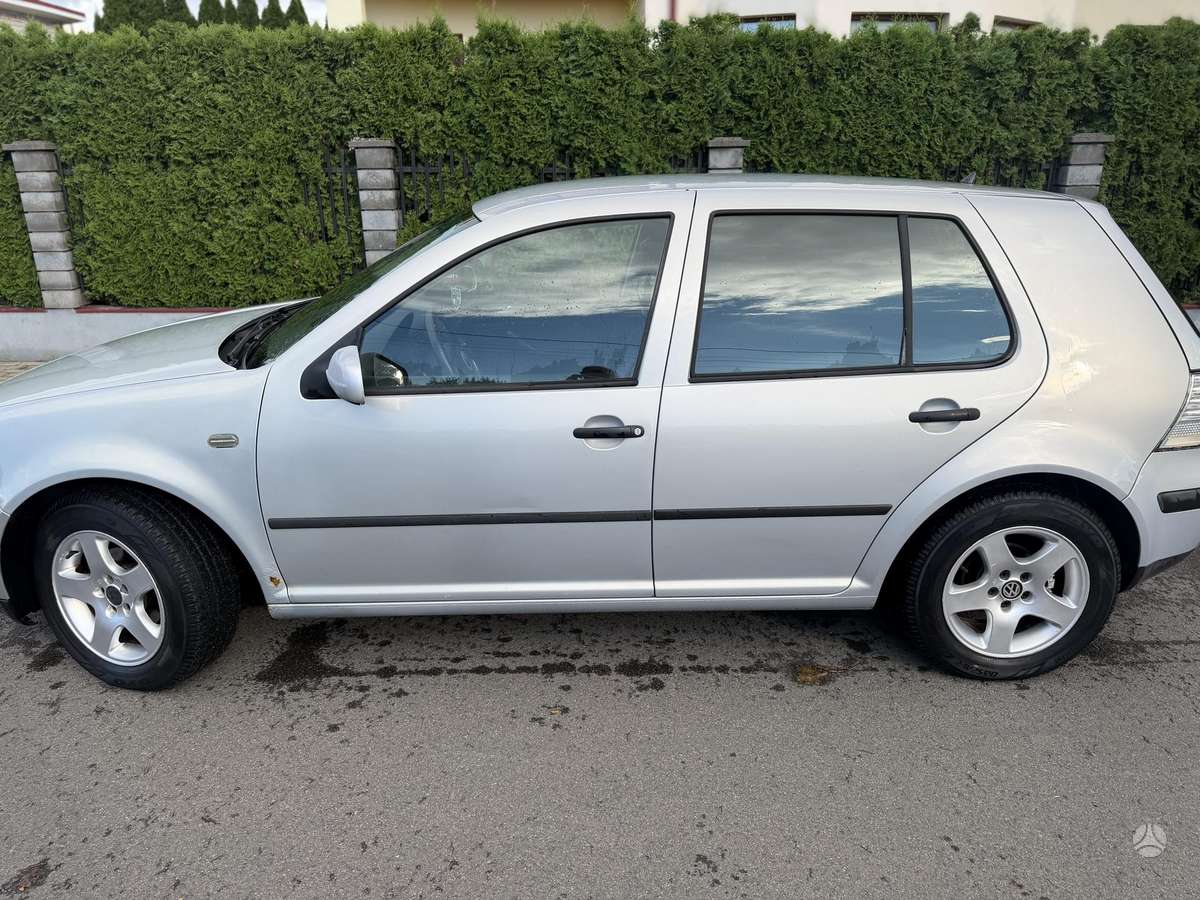 Volkswagen Golf - 9