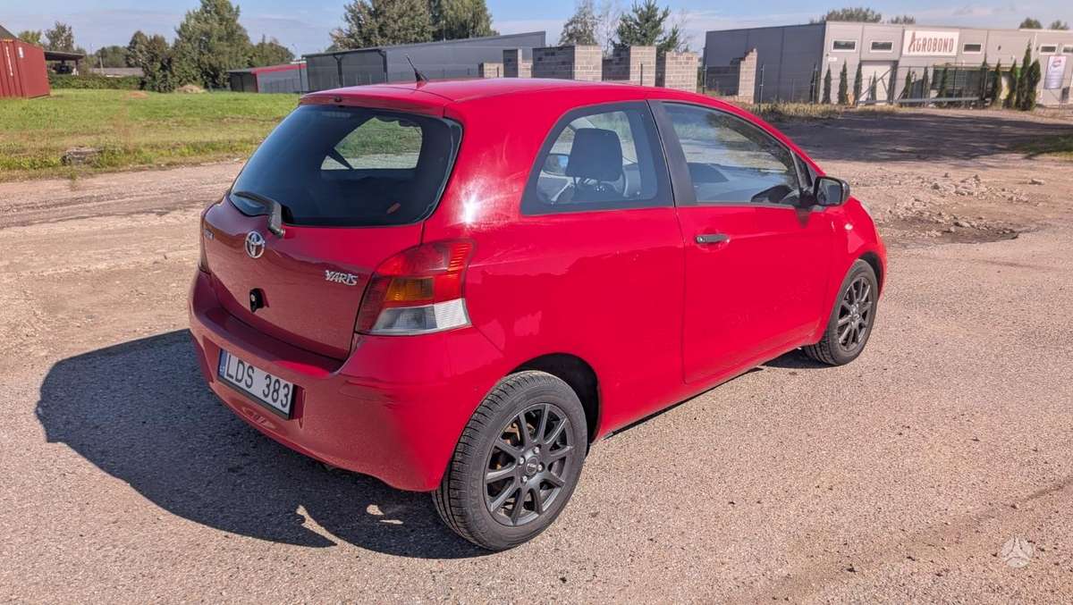 Toyota Yaris - 4