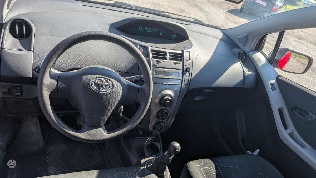 Toyota Yaris - 6