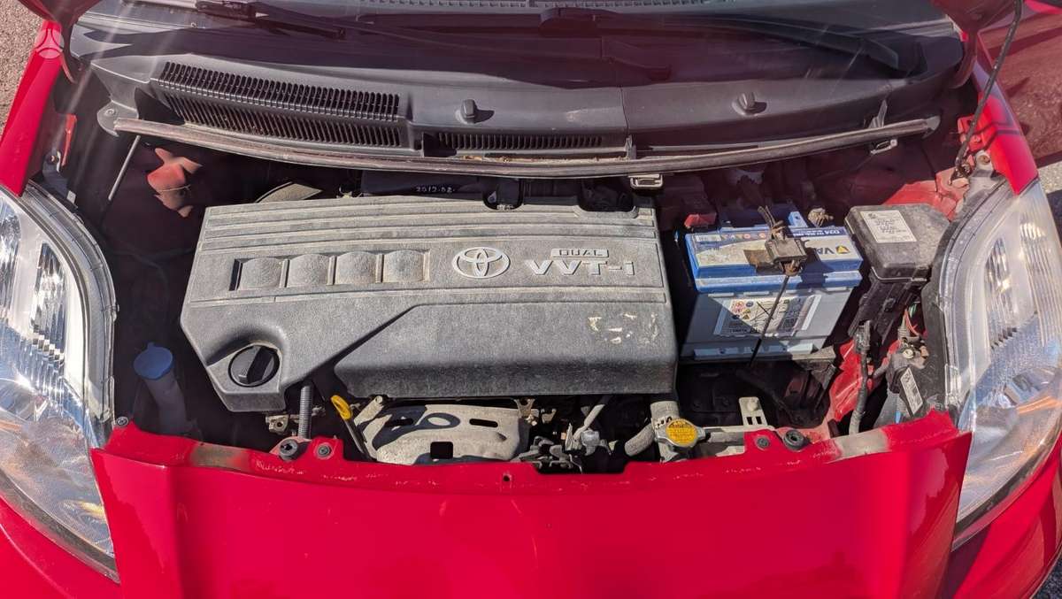 Toyota Yaris - 8