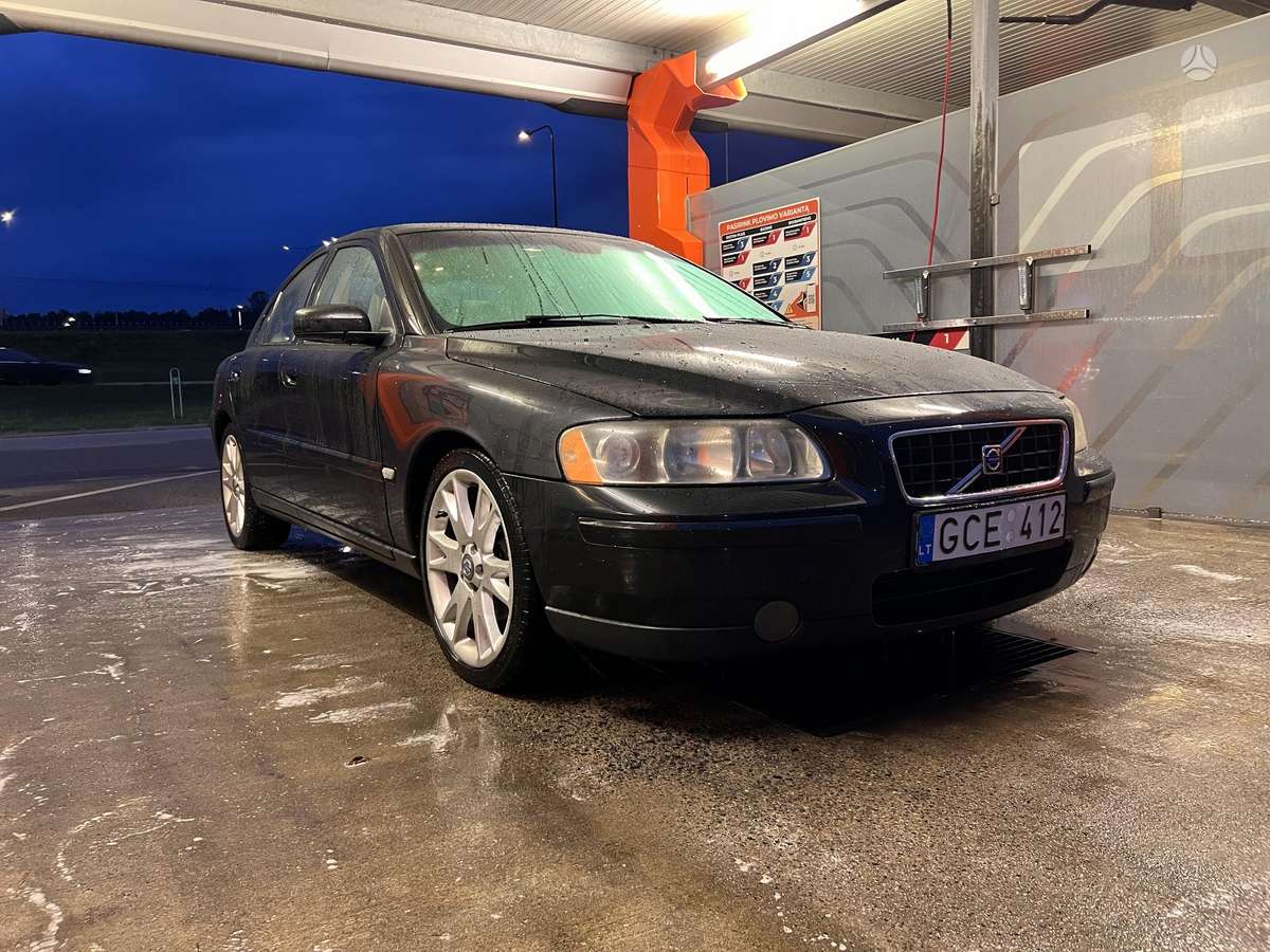 Volvo S60 - 1