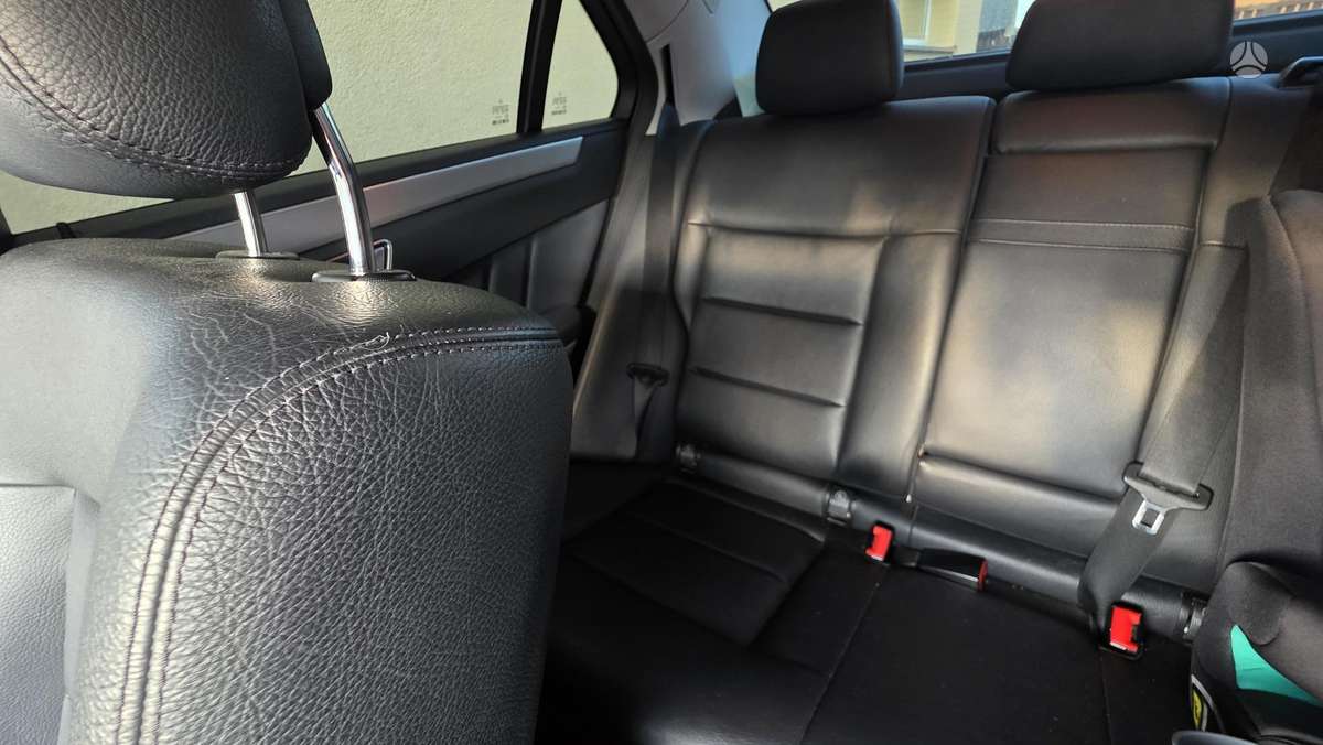 Mercedes-Benz E200, 2.1 l., Седан