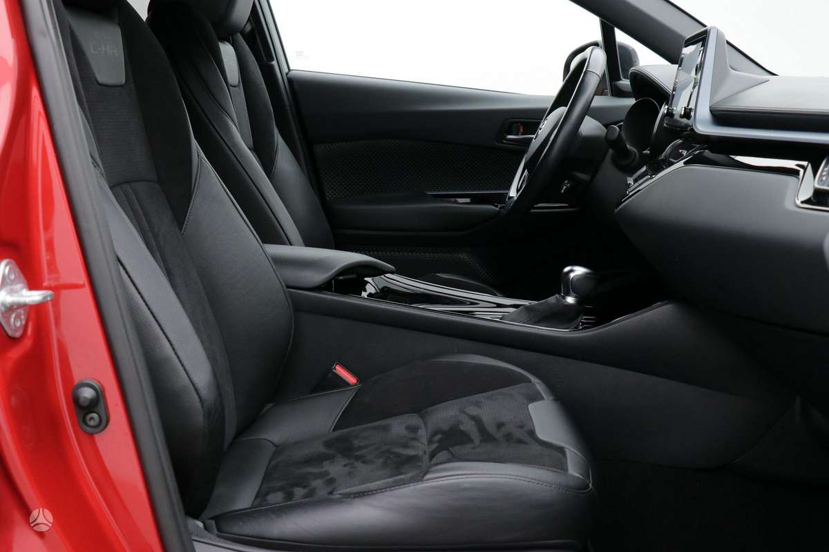 Toyota C-HR - 9
