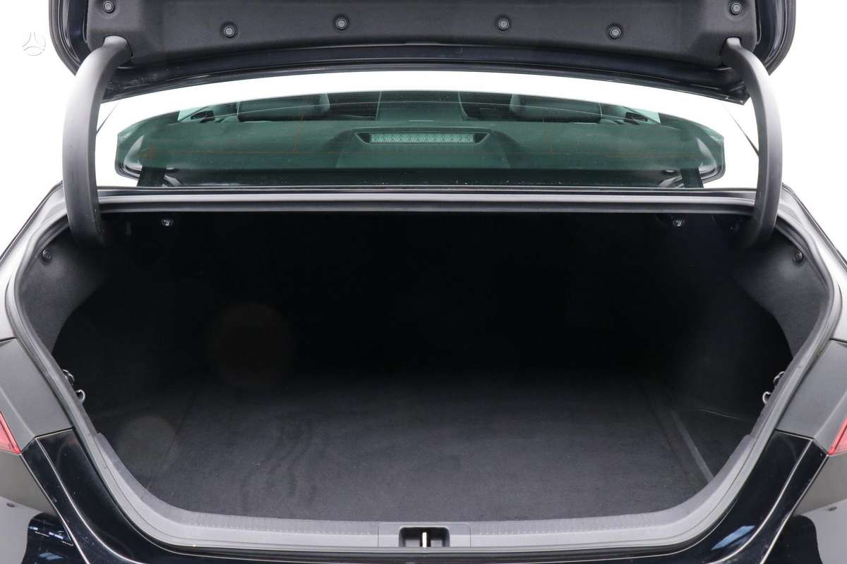 Toyota Camry - 11
