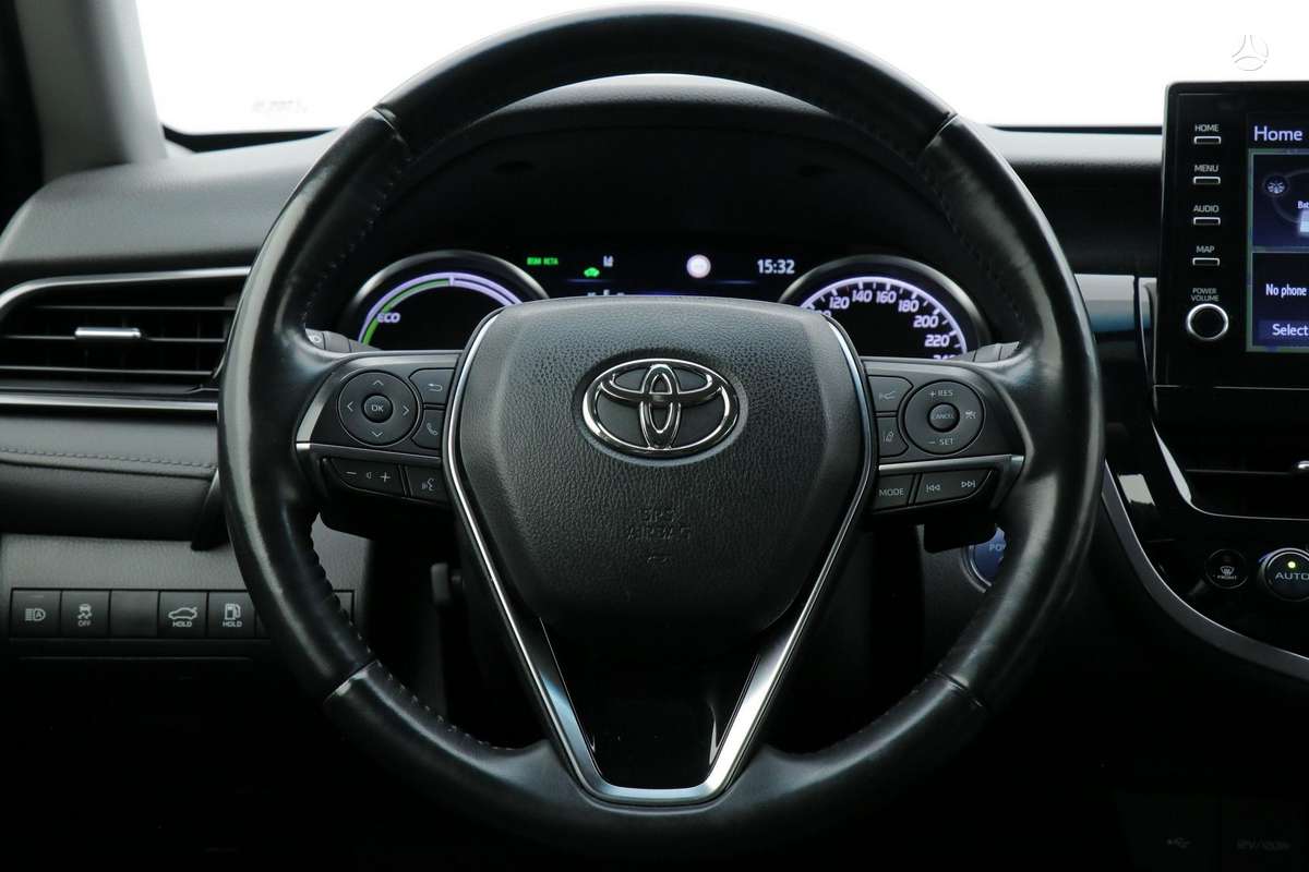 Toyota Camry - 12