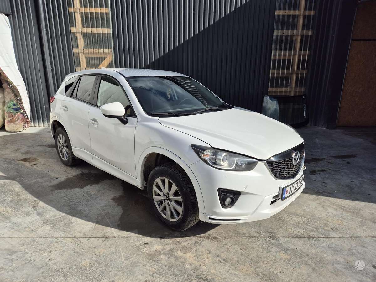 Mazda CX-5, 2.2 l., off-road / crossover