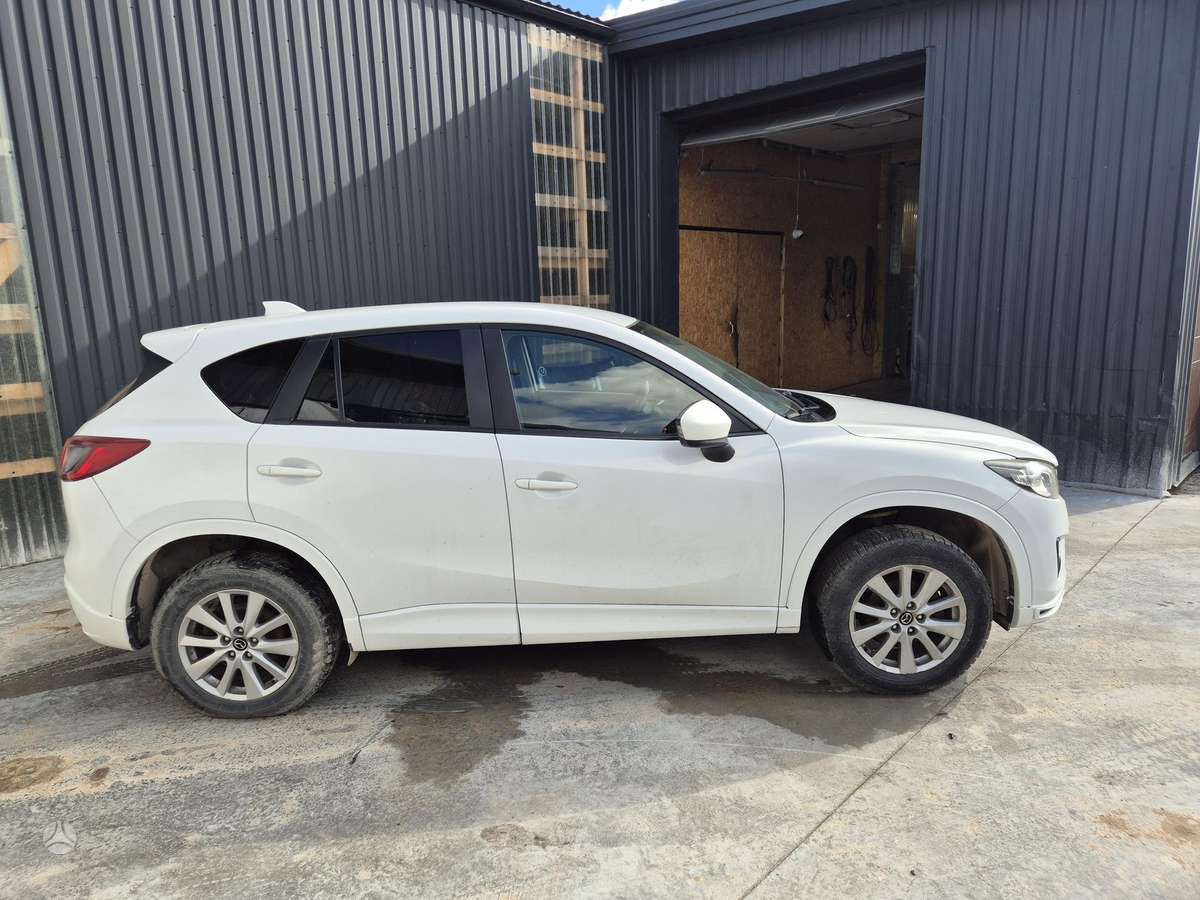 Mazda CX-5, 2.2 l., off-road / crossover