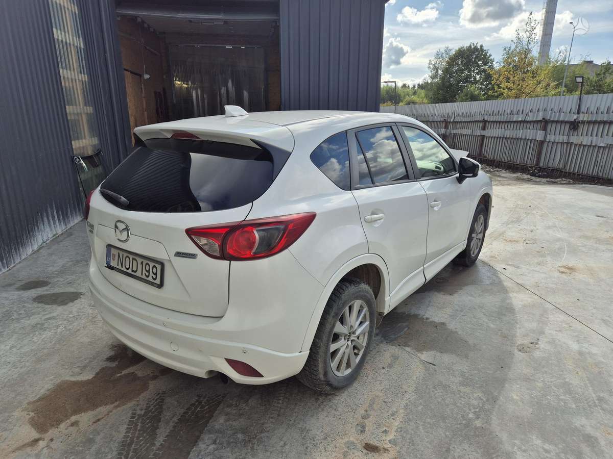 Mazda CX-5, 2.2 l., off-road / crossover