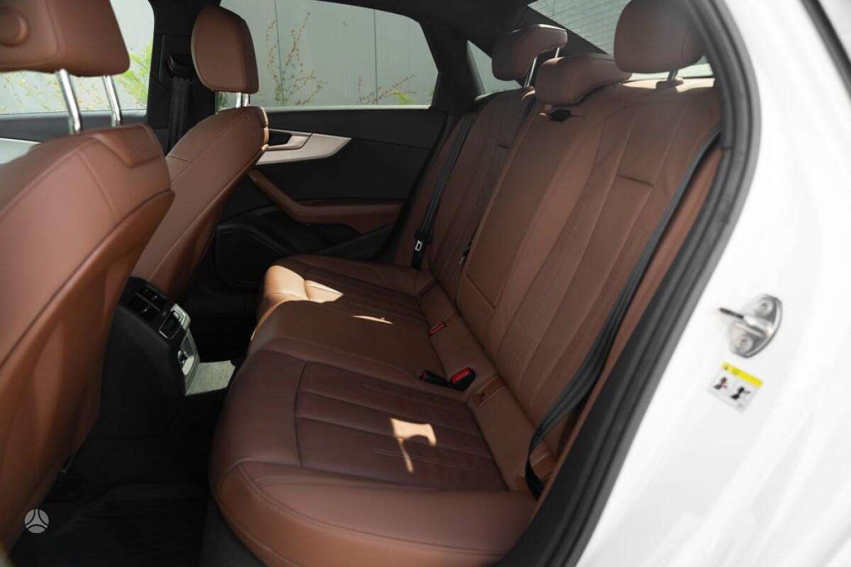 Audi A4, 2.0 l., Седан
