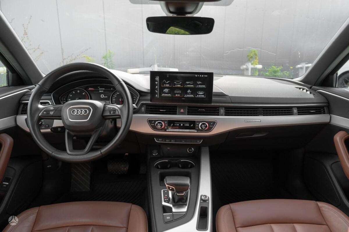 Audi A4, 2.0 l., Седан