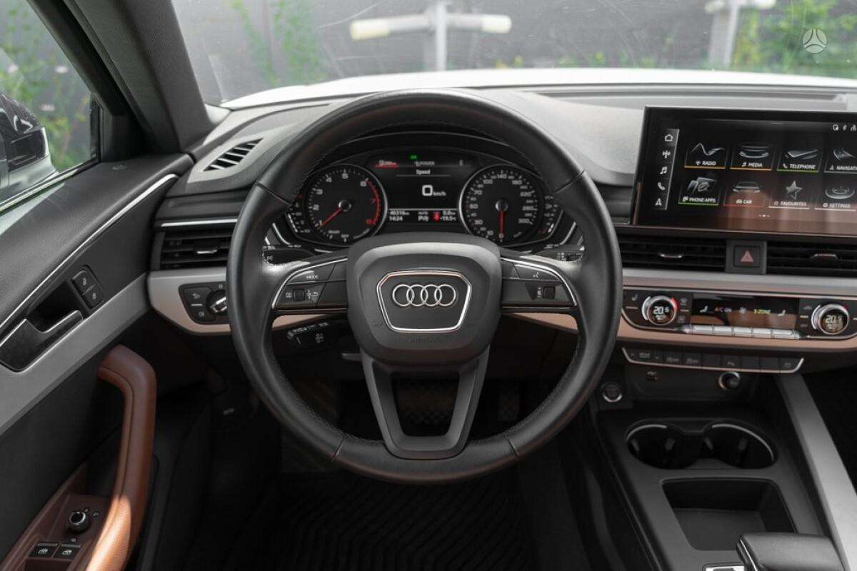 Audi A4, 2.0 l., Седан