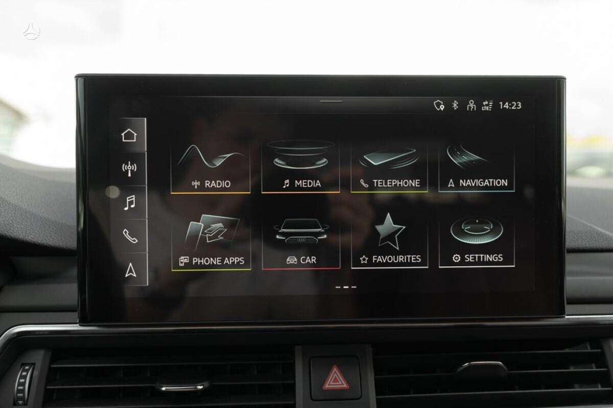 Audi A4, 2.0 l., Седан