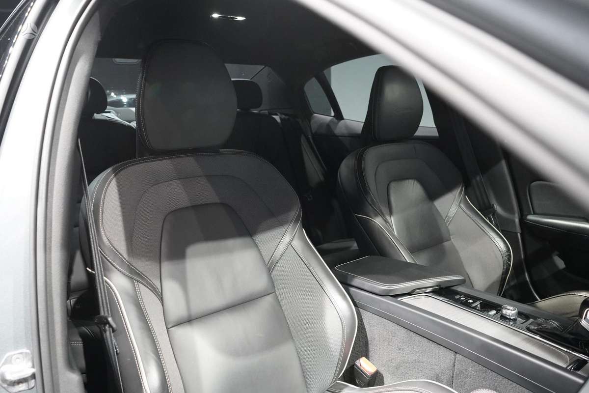 Volvo S60, 2.0 l., Седан