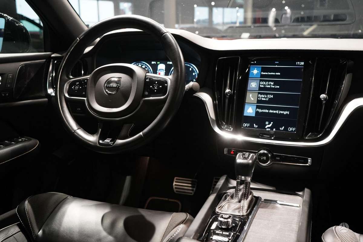 Volvo S60, 2.0 l., Седан