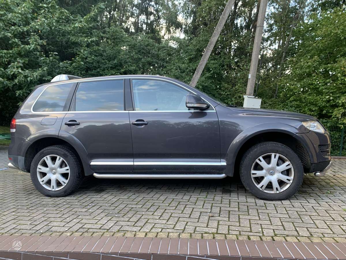 Volkswagen Touareg - 2