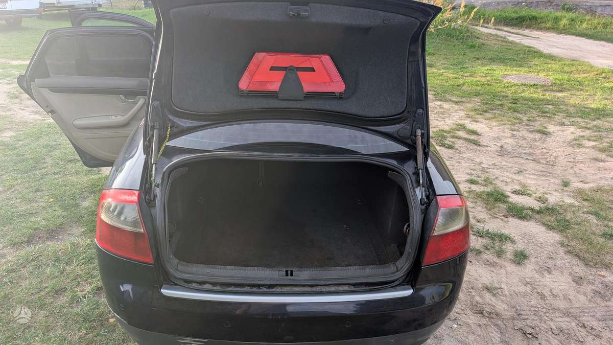 Audi A4, 1.9 l., Седан