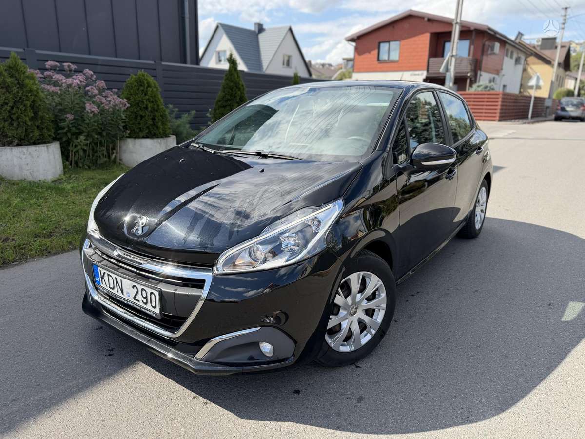 Peugeot 208 - 1
