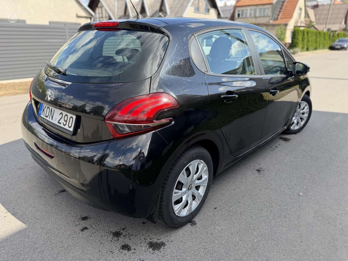 Peugeot 208 - 6