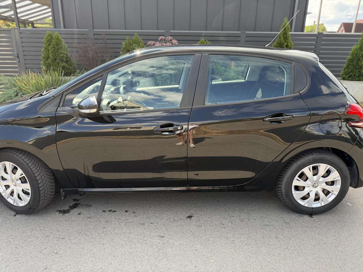 Peugeot 208 - 9