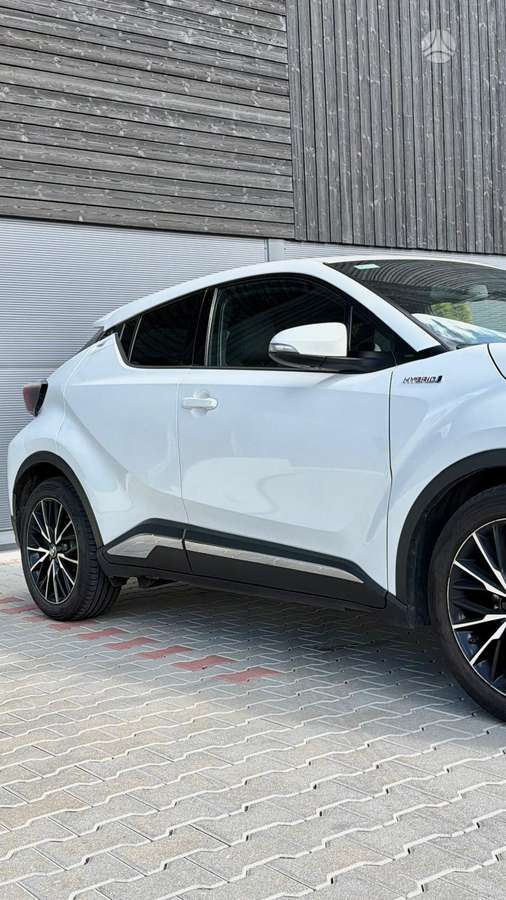 Toyota C-HR - 11