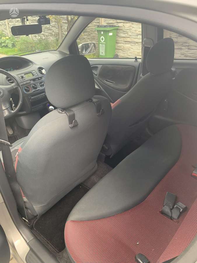 Toyota Yaris - 8