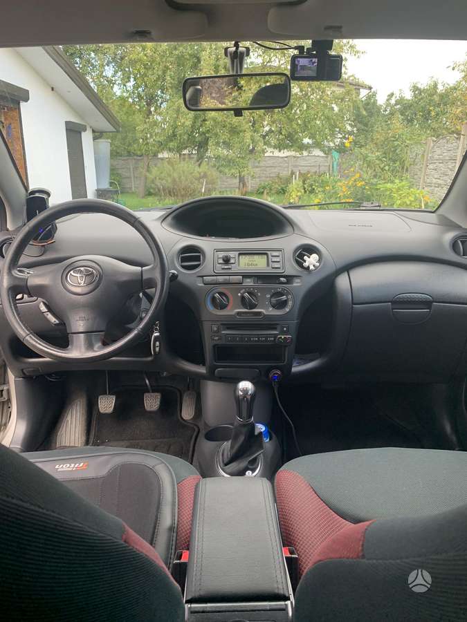 Toyota Yaris - 9