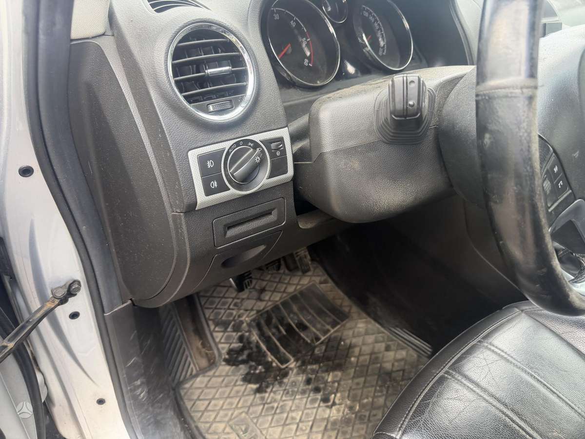 Opel Antara, 2.2 l., off-road / crossover
