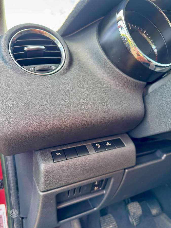 Peugeot 5008 - 8