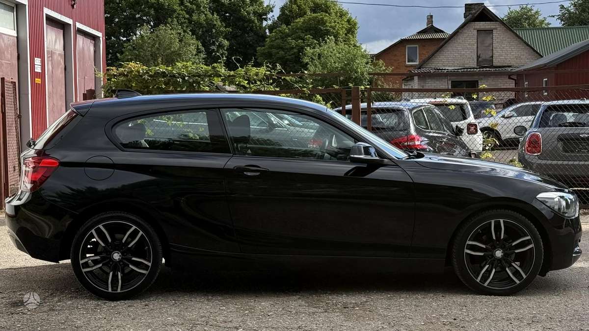 BMW 114, 1.6 l., hatchback