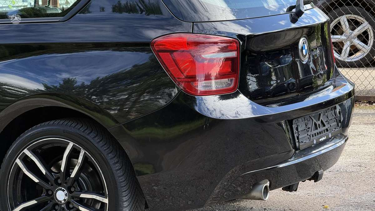 BMW 114, 1.6 l., hatchback