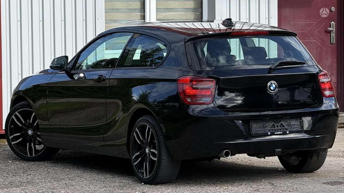 BMW 114, 1.6 l., hatchback