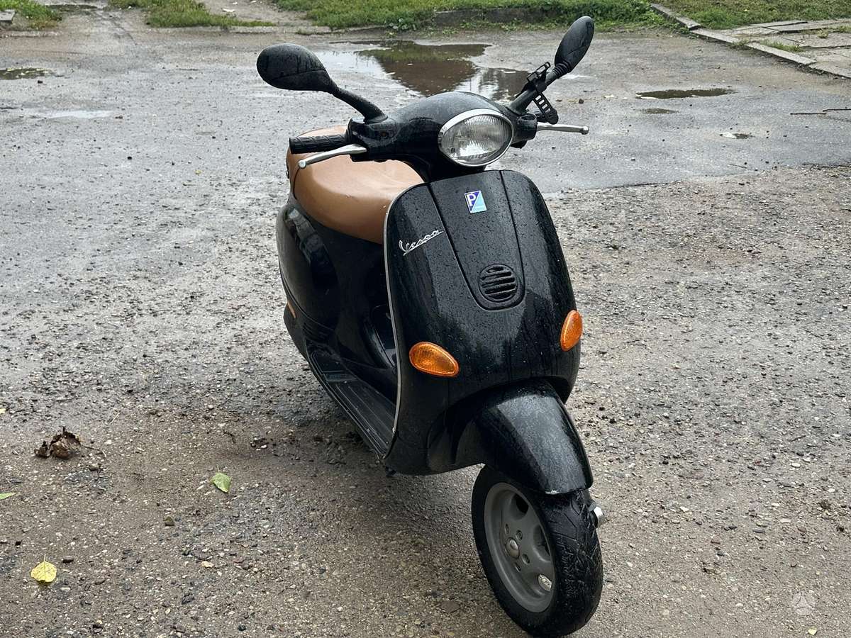 Piaggio Vespa 50cc, scooters / mopeds