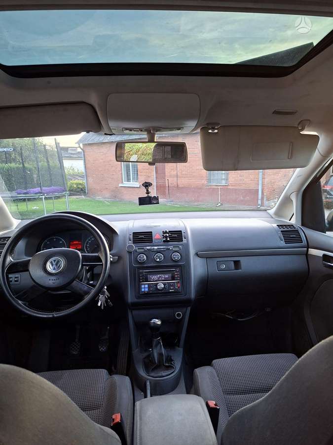 Volkswagen Touran - 6