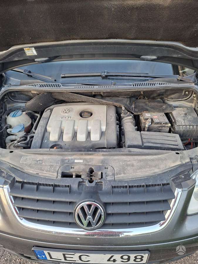 Volkswagen Touran - 7