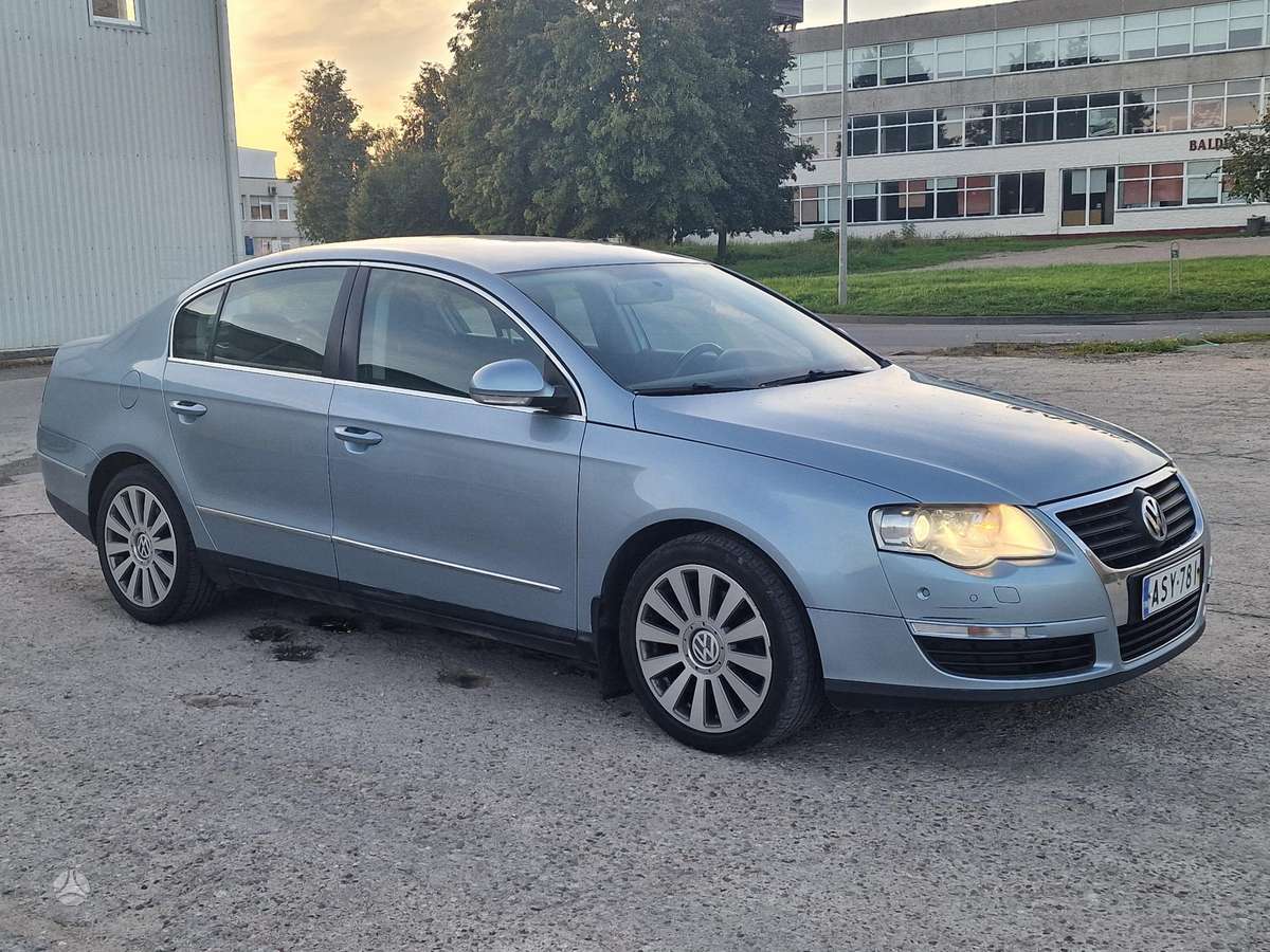 Volkswagen Passat - 1