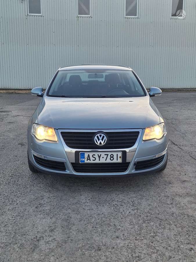 Volkswagen Passat - 2