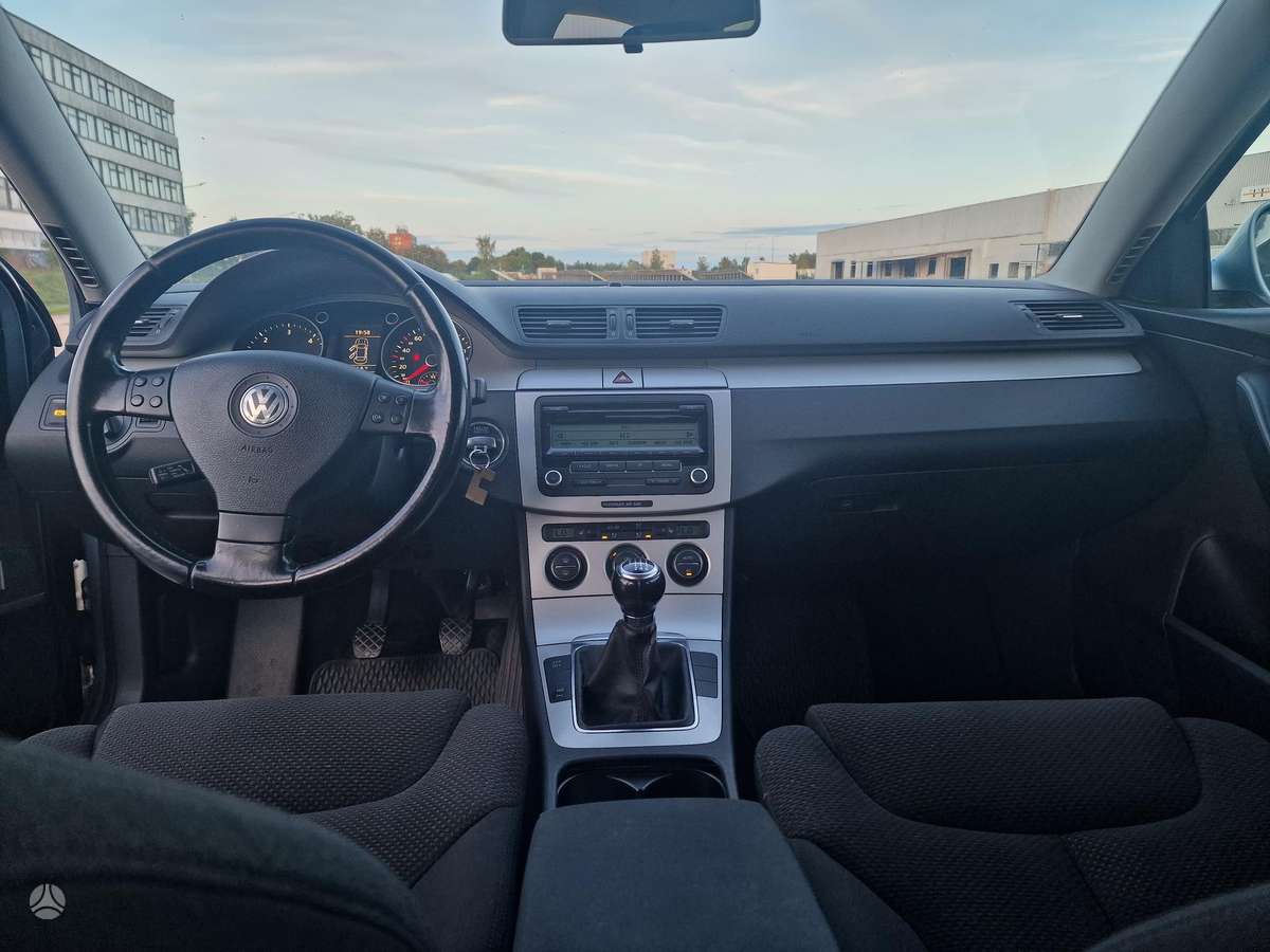 Volkswagen Passat - 8