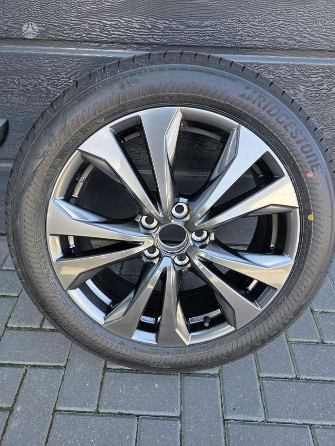 Lexus UX, light alloy, R18