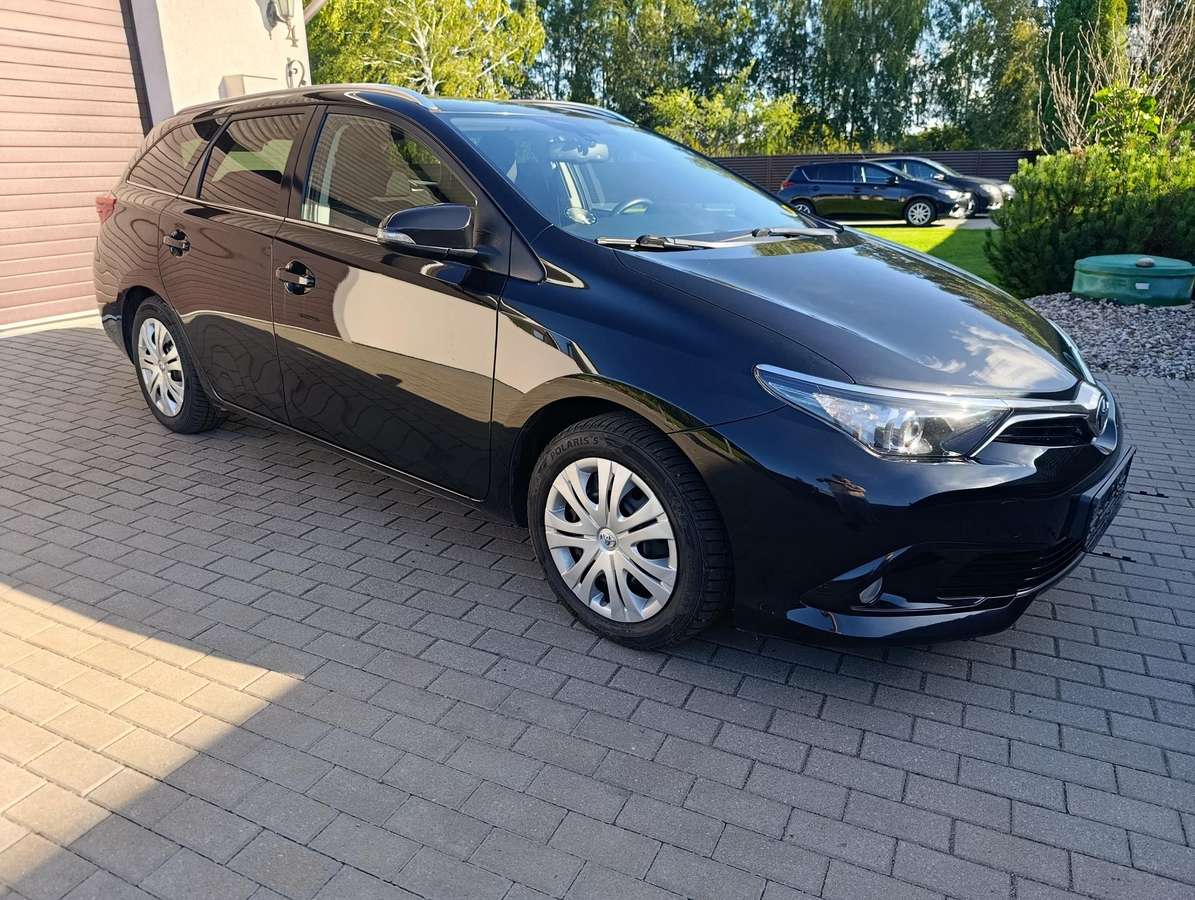 Toyota Auris, 1.2 l., Универсал