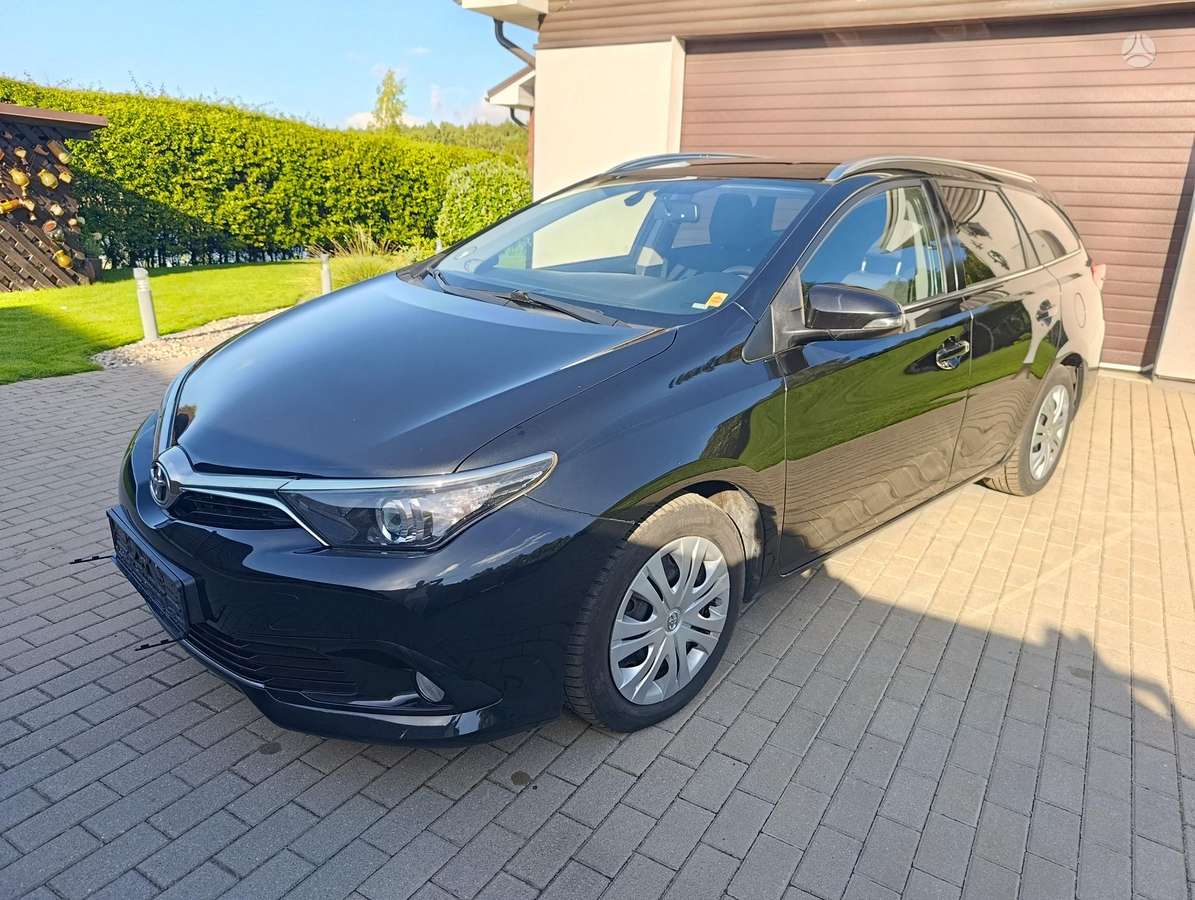 Toyota Auris, 1.2 l., Универсал