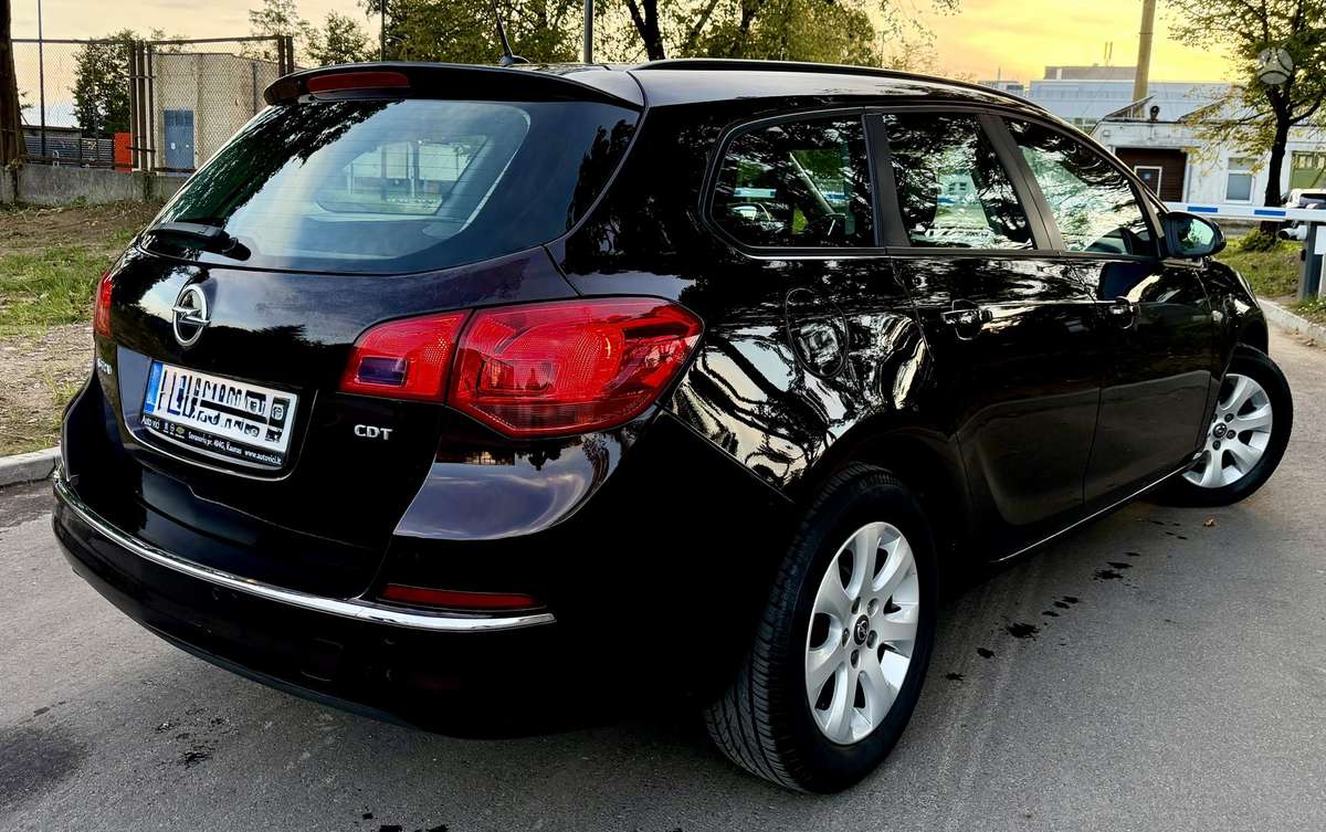 Opel Astra, Универсал