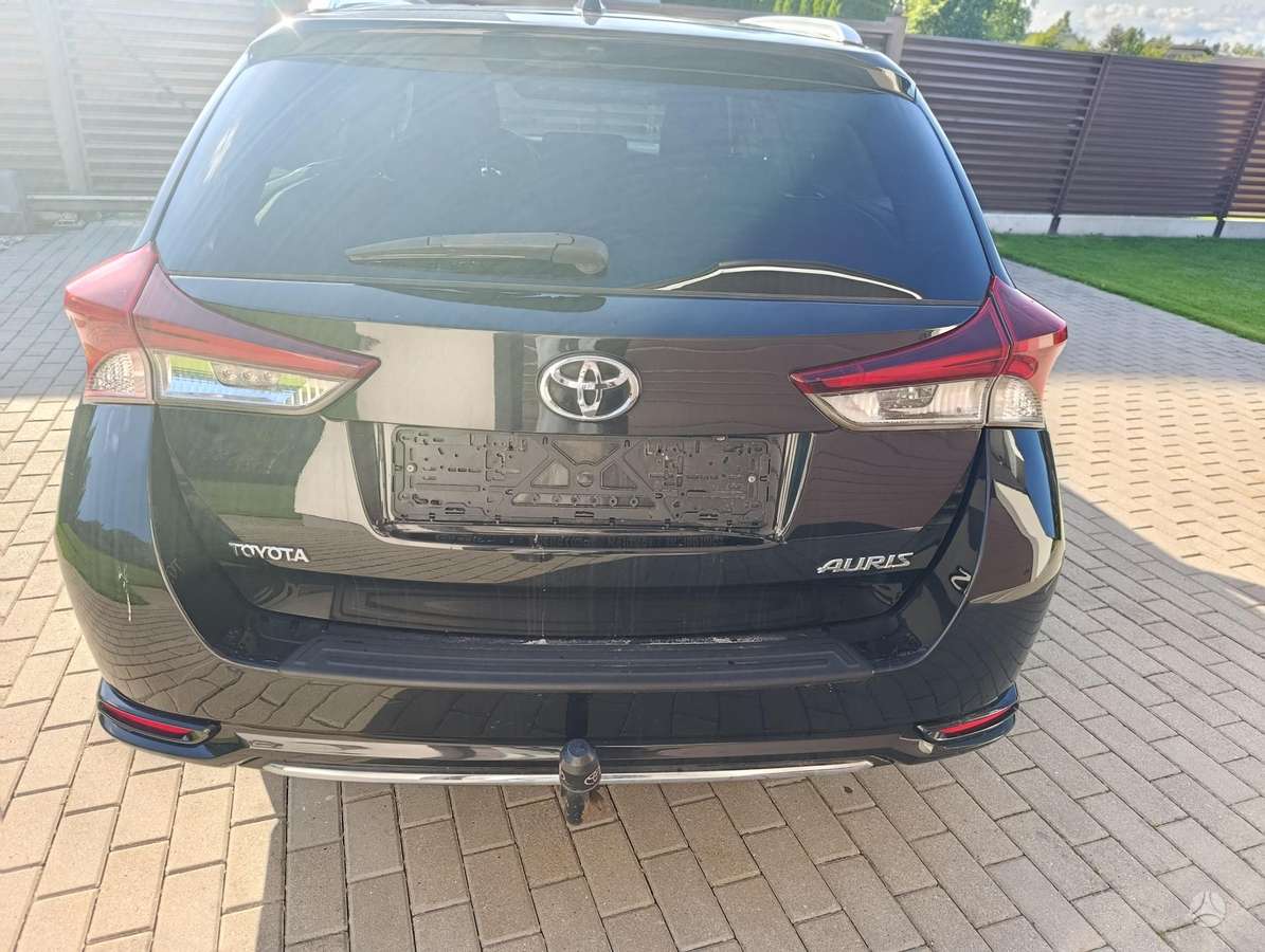 Toyota Auris, 1.2 l., Универсал