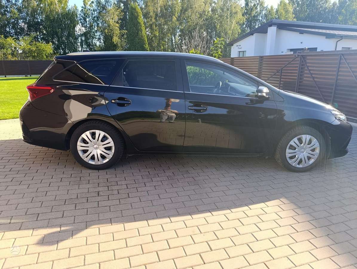 Toyota Auris, 1.2 l., Универсал