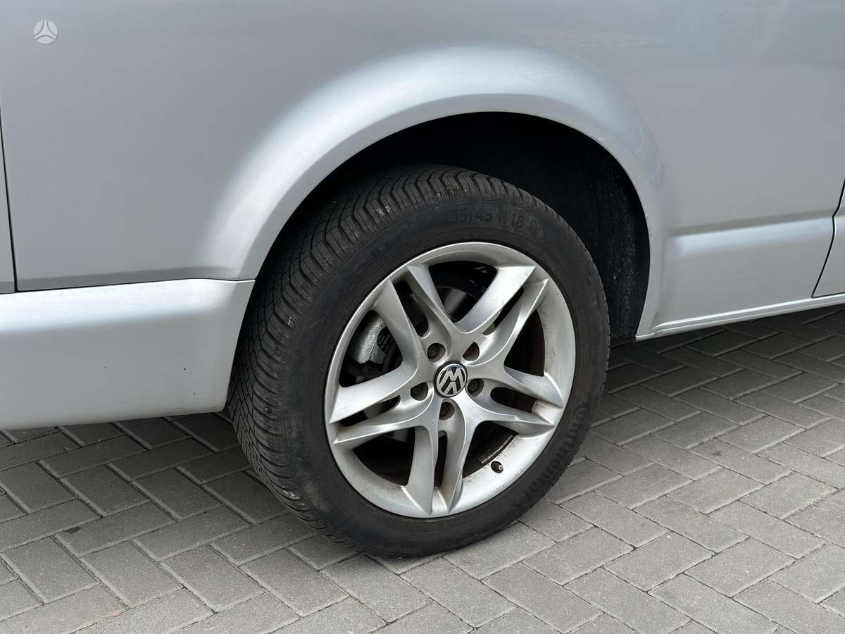 Volkswagen Caravelle - 11